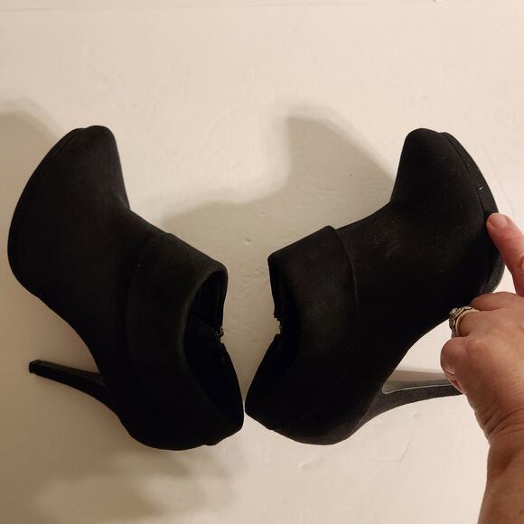 X-APPEAL Bootie Womens 7 QUINCEY Black Faux Suede Stiletto Heel Boot Romantic - Picture 8 of 10